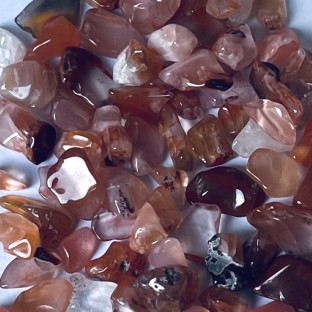 <ul> <li>genoeg vulling voor 2 globe sieraden</li> <li>2-4 mm</li> <li>geleverd in een leuk flesje</li> </ul> <p>Kleuren kunnen iets afwijken van de afbeelding</p>