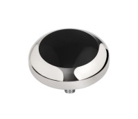 De Melano Vivid Black zetting 5 mm is een echte klassieker. Deze gladde resin zetting in diepzwart heeft een rustige, tijdloze uitstraling en past moeiteloos bij iedere outfit. Dankzij het subtiele formaat van 5 mm is hij perfect voor een minimalistische 